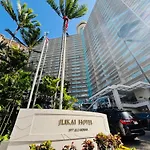 Ilikai Apt 302 - Spacious Studio With Stunning Ocean & Harbor Views