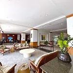 Ilikai Apt 302 - Spacious Studio With Stunning Ocean & Harbor Views