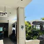 Ilikai Apt 302 - Spacious Studio With Stunning Ocean & Harbor Views